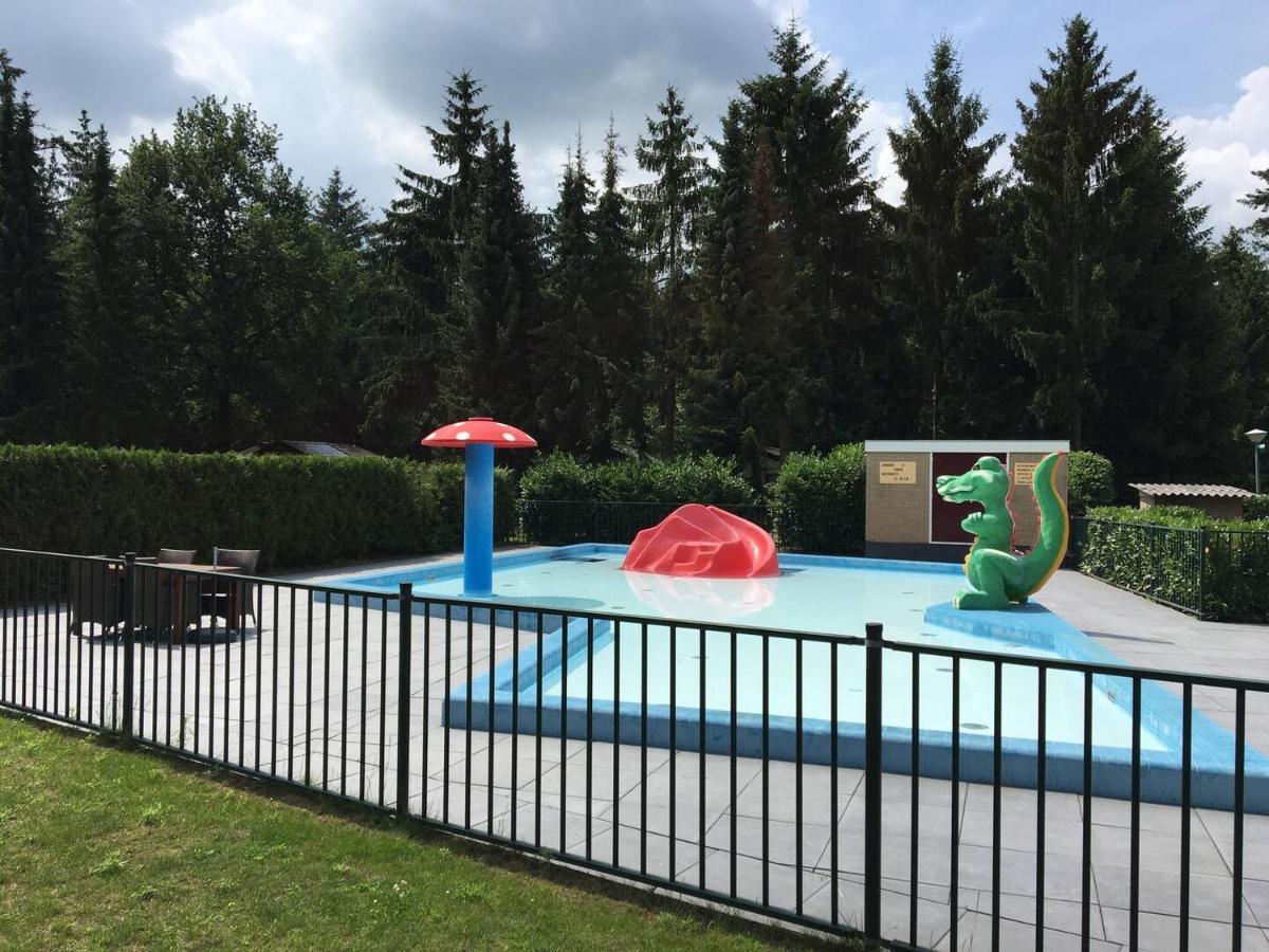 Sfeervol Vakantiehuisje In Bosrijke Omgeving 보르덴 외부 사진